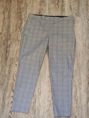 Ricki's Black & White Glen Plaid Ankle Pants